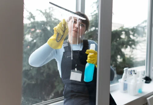Nettoyage de vitres intérieures et extérieures à Marcillé-Robert